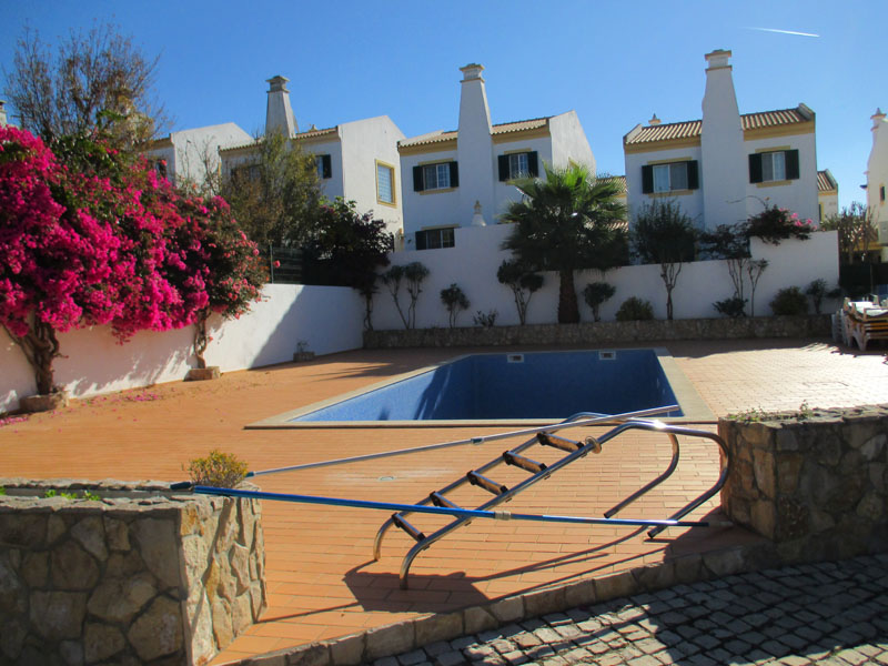 Spacious Townhouse Paderne for rent