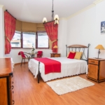 Excellent location a stone throw from the beach to rent