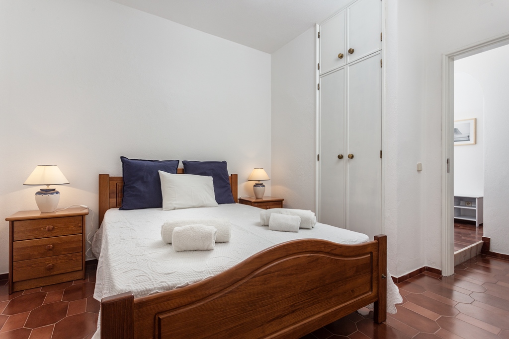 Newly refurbished 2-bedroom apartment in Lagos to rent