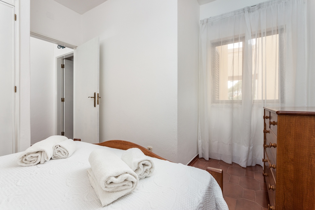 Newly refurbished 2-bedroom apartment in Lagos to rent