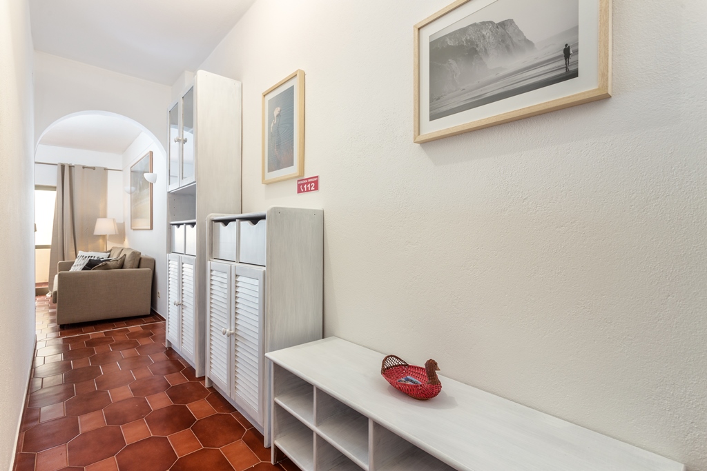 Newly refurbished 2-bedroom apartment in Lagos to rent