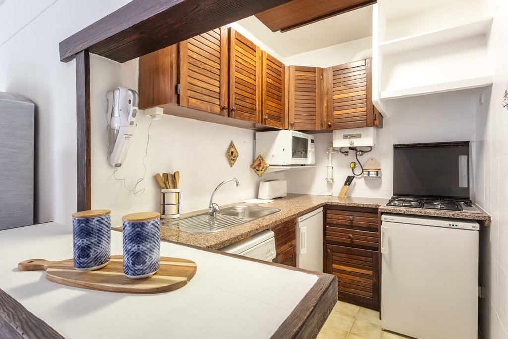 Newly refurbished 2-bedroom apartment in Lagos to rent