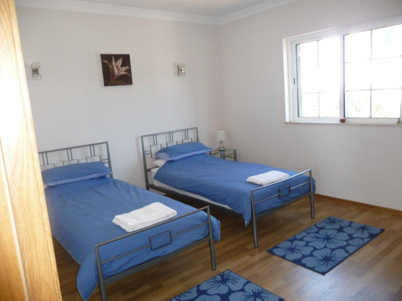 Spacious Townhouse Paderne for rent