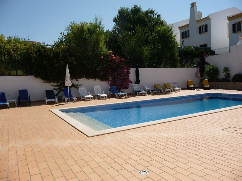 Spacious Townhouse Paderne for rent