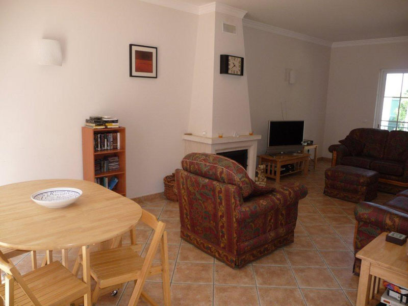 Spacious Townhouse Paderne for rent