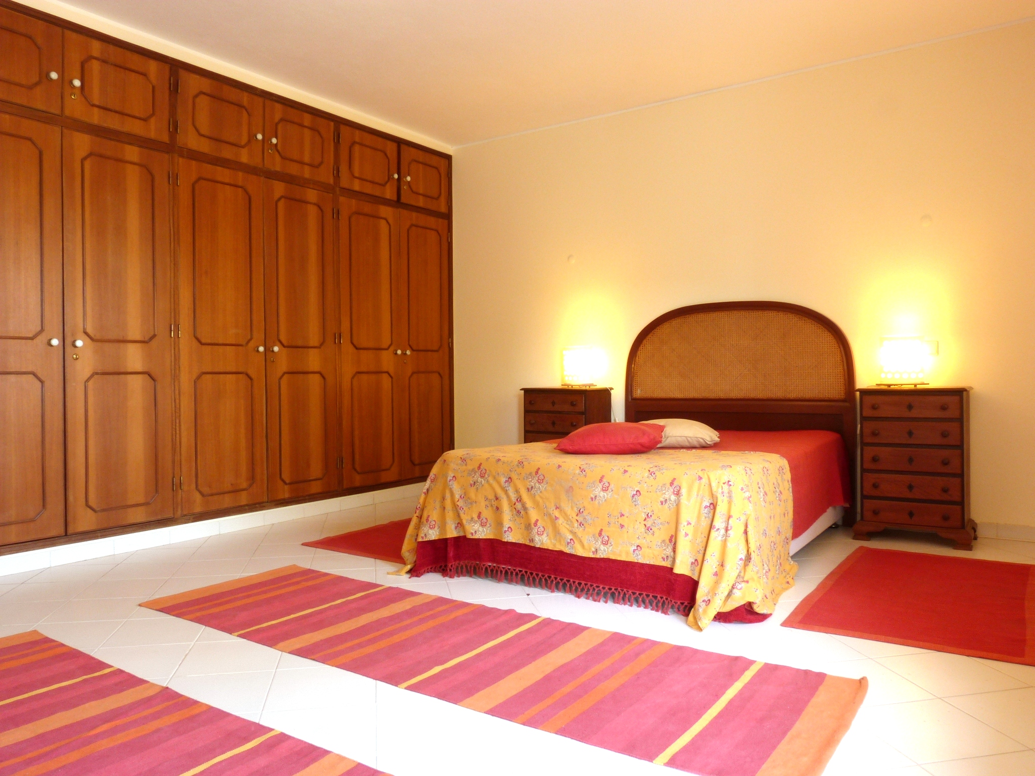 Spacious 5-bedrooms villa located in Alvor for rent