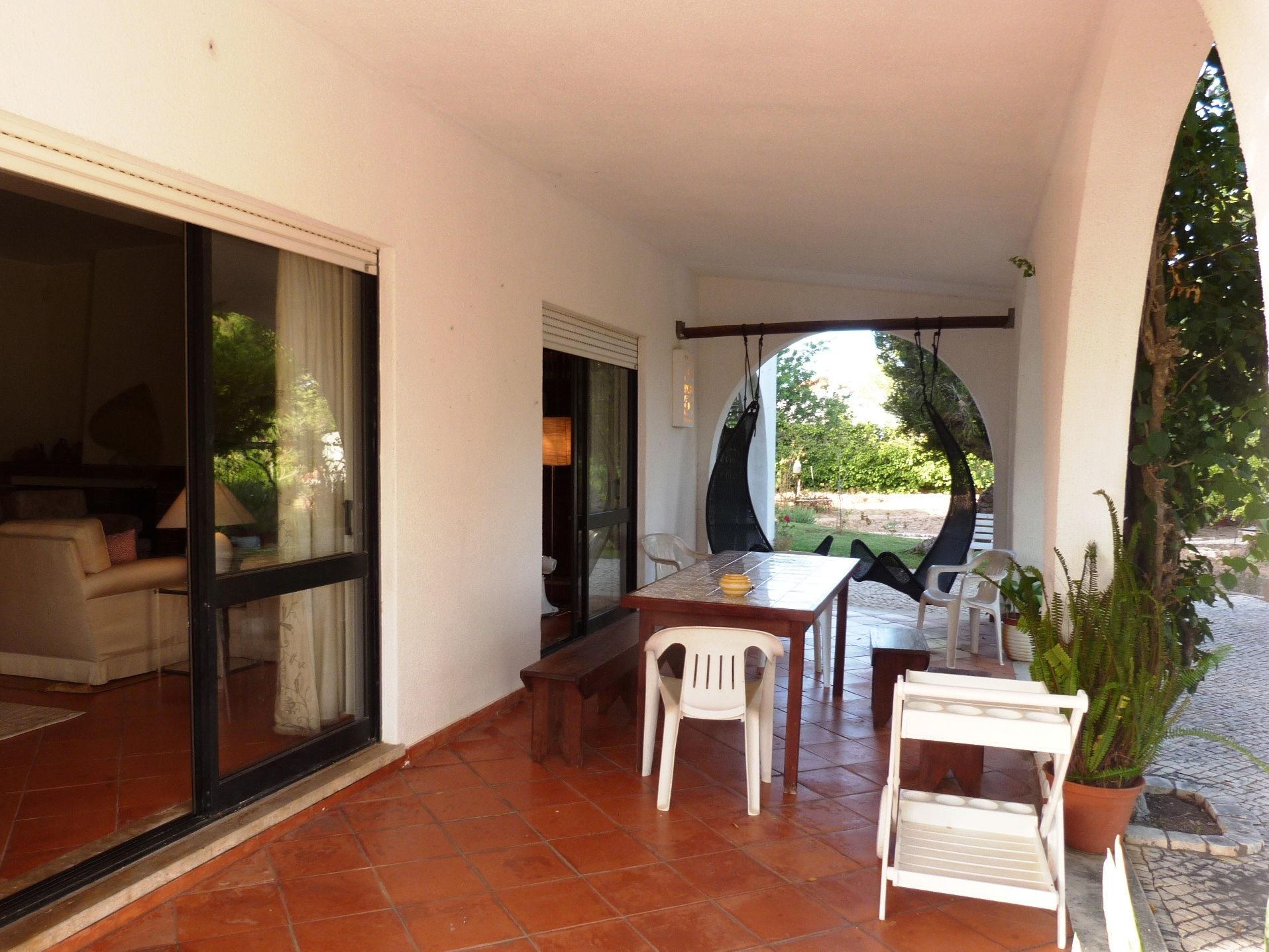 Spacious 5-bedrooms villa located in Alvor for rent