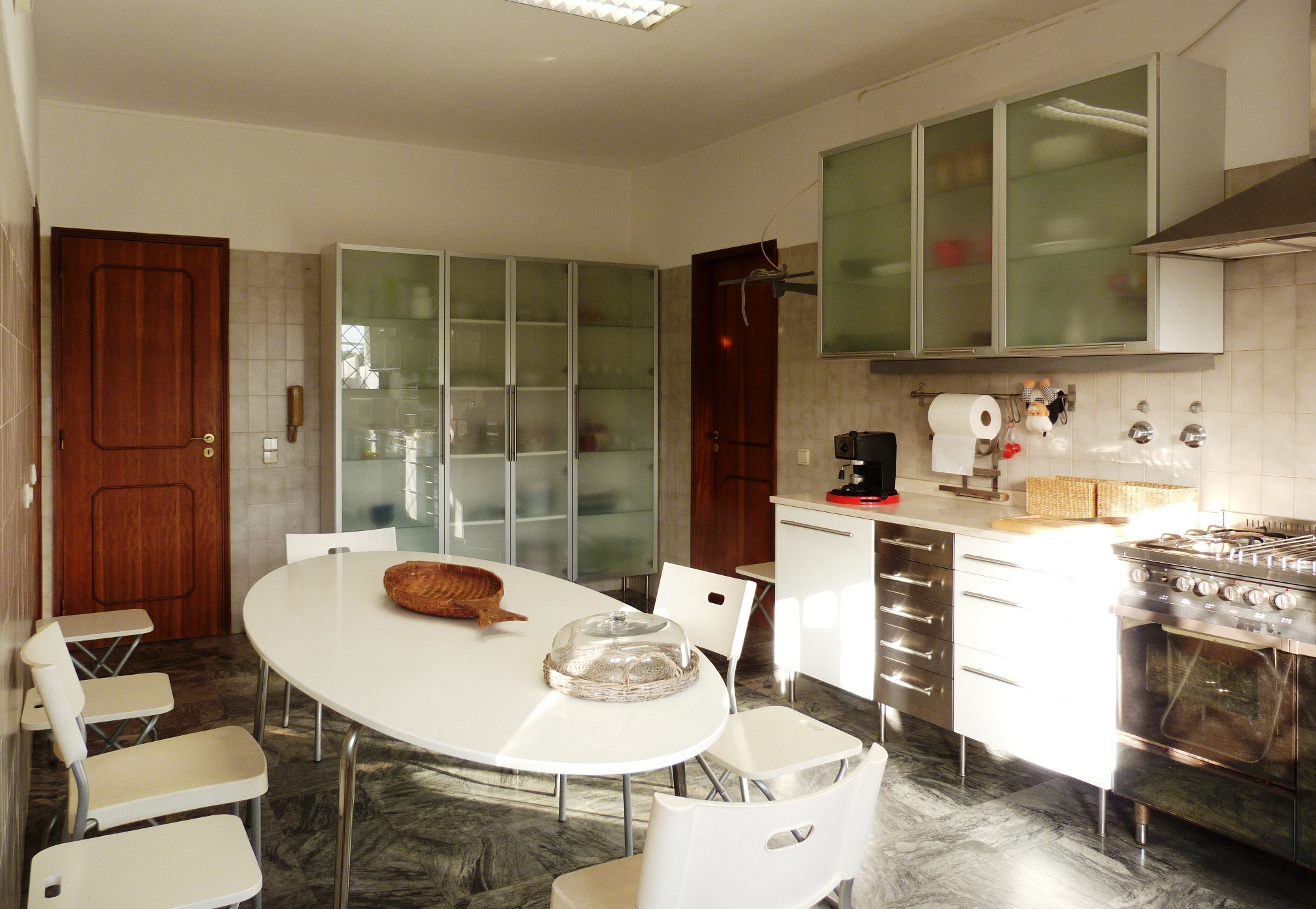 Spacious 5-bedrooms villa located in Alvor for rent