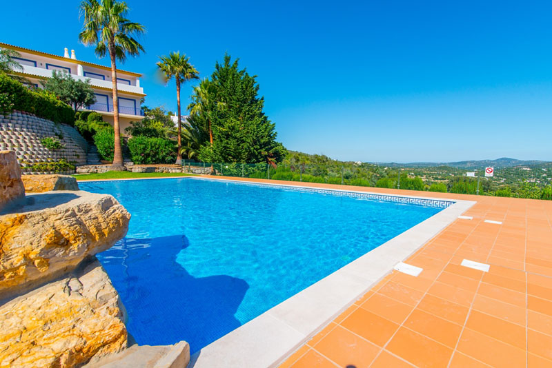 Stunning 4-Bedroom Townhouse Great Views for rent paradise