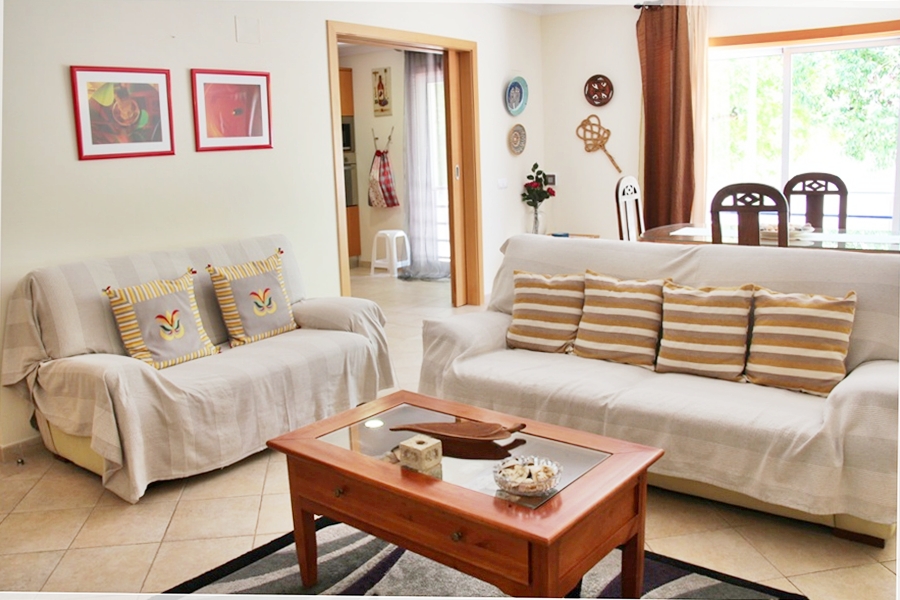 Modern 2-bedroom apartmen in Tavira to rent