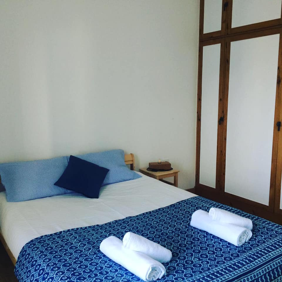 Refurbished 2-bedroom apartment in central location for rent