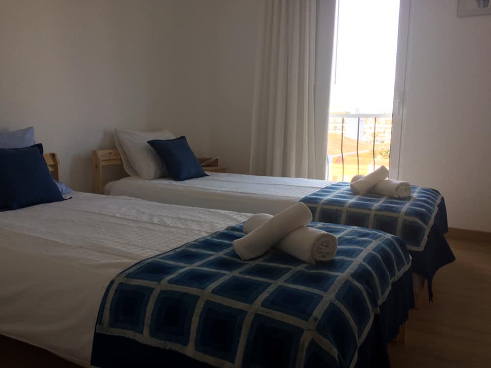 Refurbished 2-bedroom apartment in central location for rent