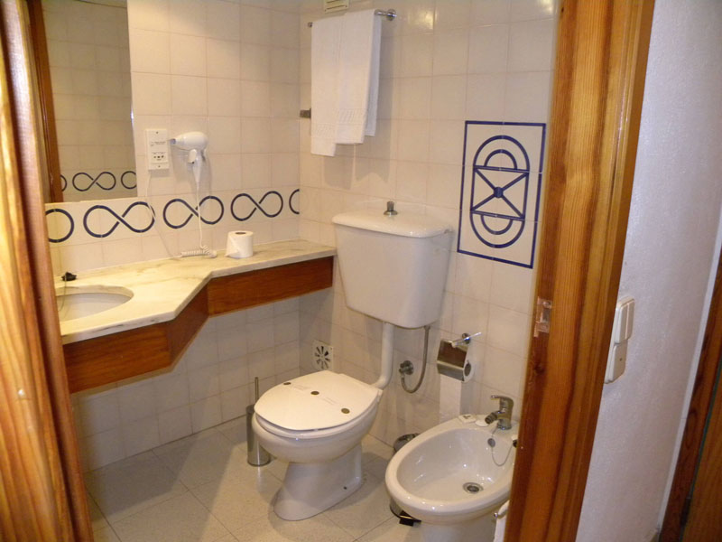 Tastefully Furnished Studio