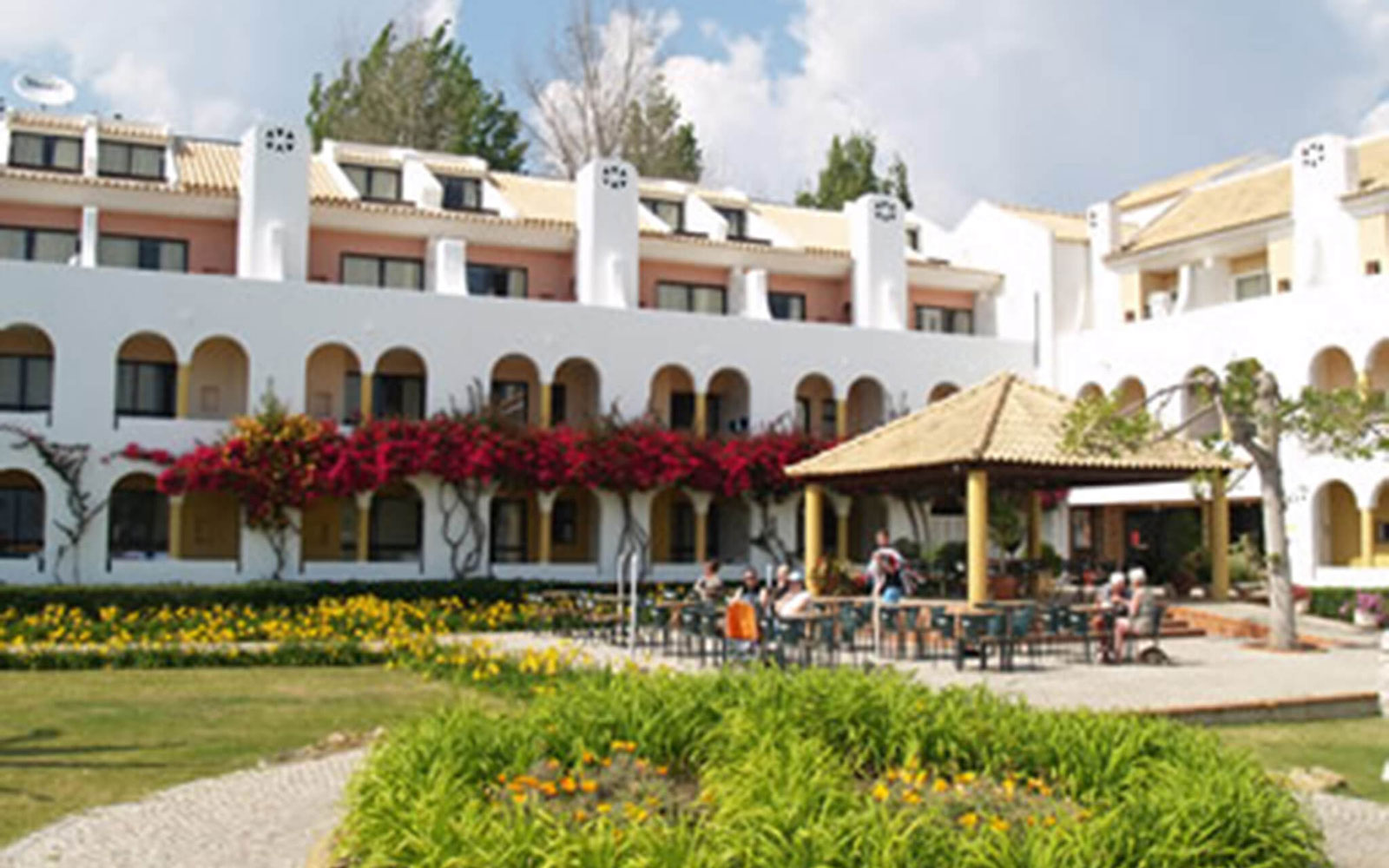 Tastefully Furnished Studio