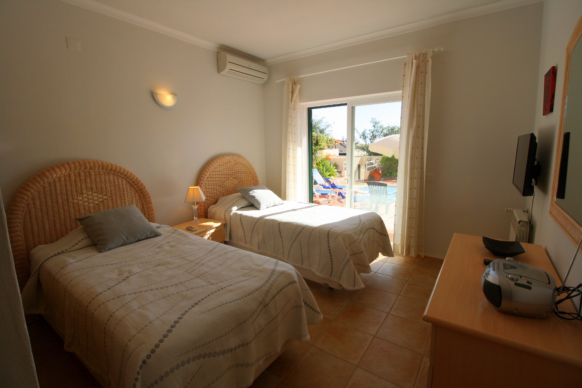 Luxury semi-detached villa in Praia da Luz rent