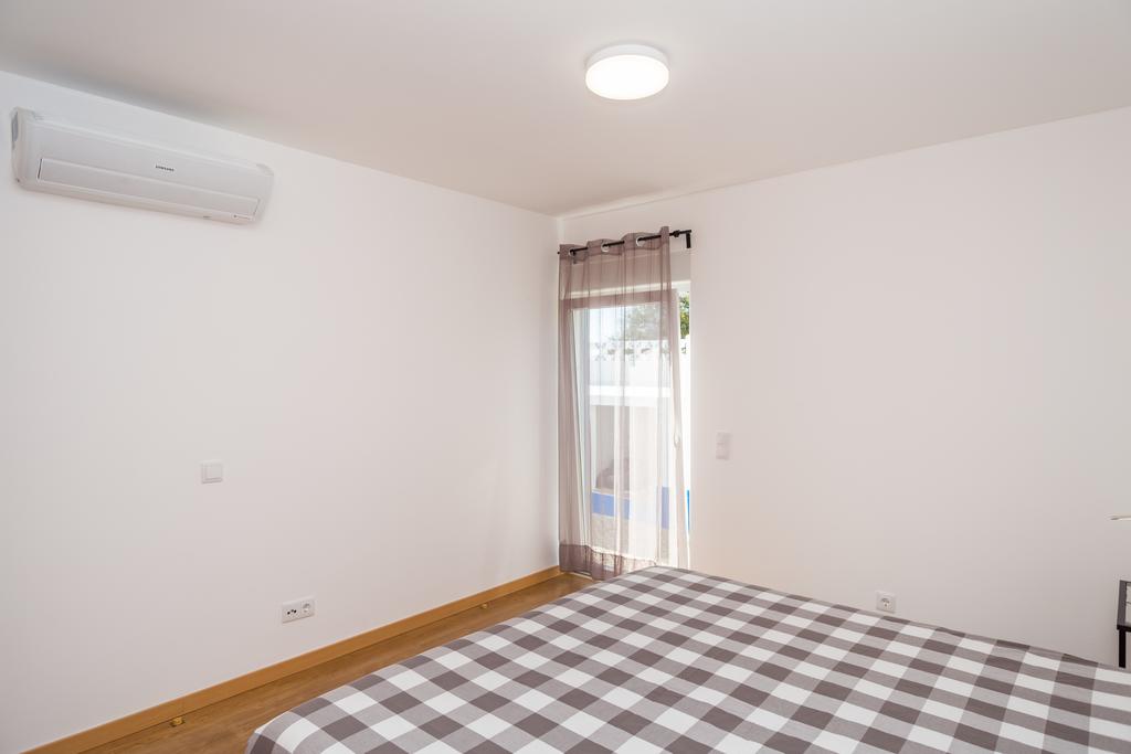 Modern 2-bedroom cottage in Luz to rent