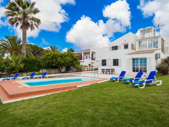 Excellent 3-bedroom villa in Luz with sea views to rent