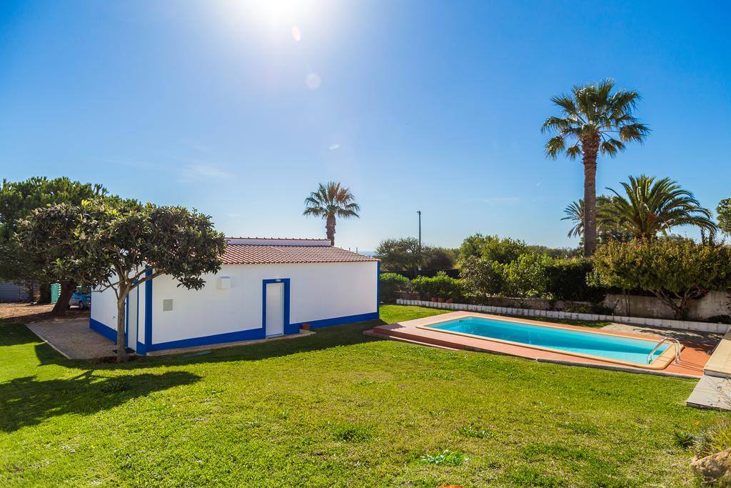 Modern 2-bedroom cottage in Luz to rent