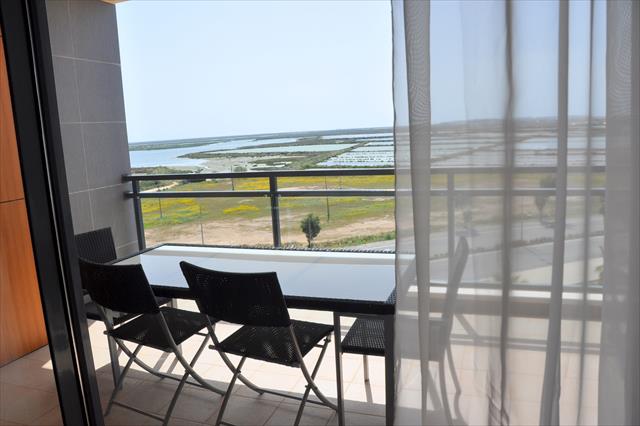 2-bedroom apartament with stunning island and estuary views to rent