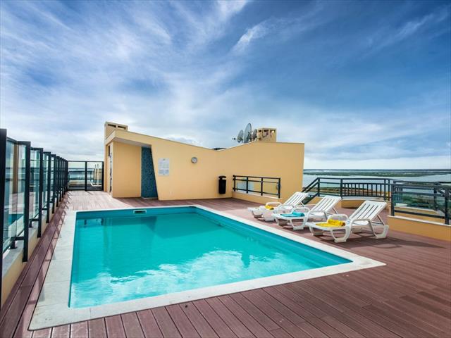 2-bedroom apartament with stunning island and estuary views to rent