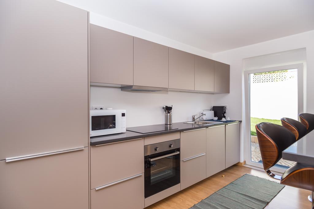 Modern 2-bedroom cottage in Luz to rent