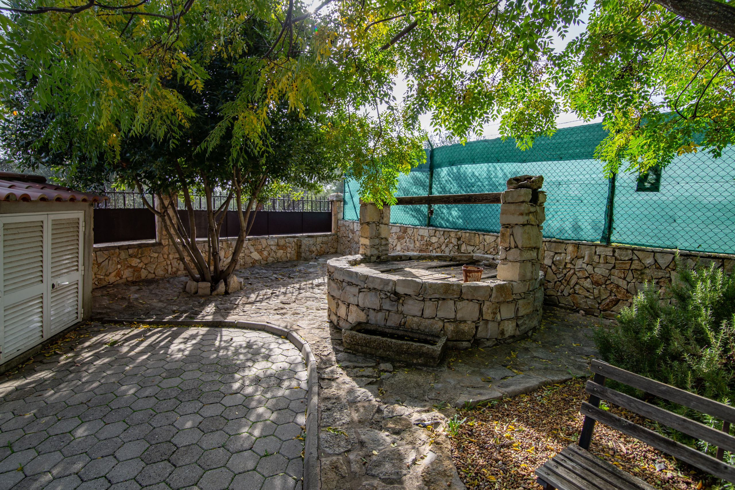 Fantastic 4-bedroom villa in countryside location to rent