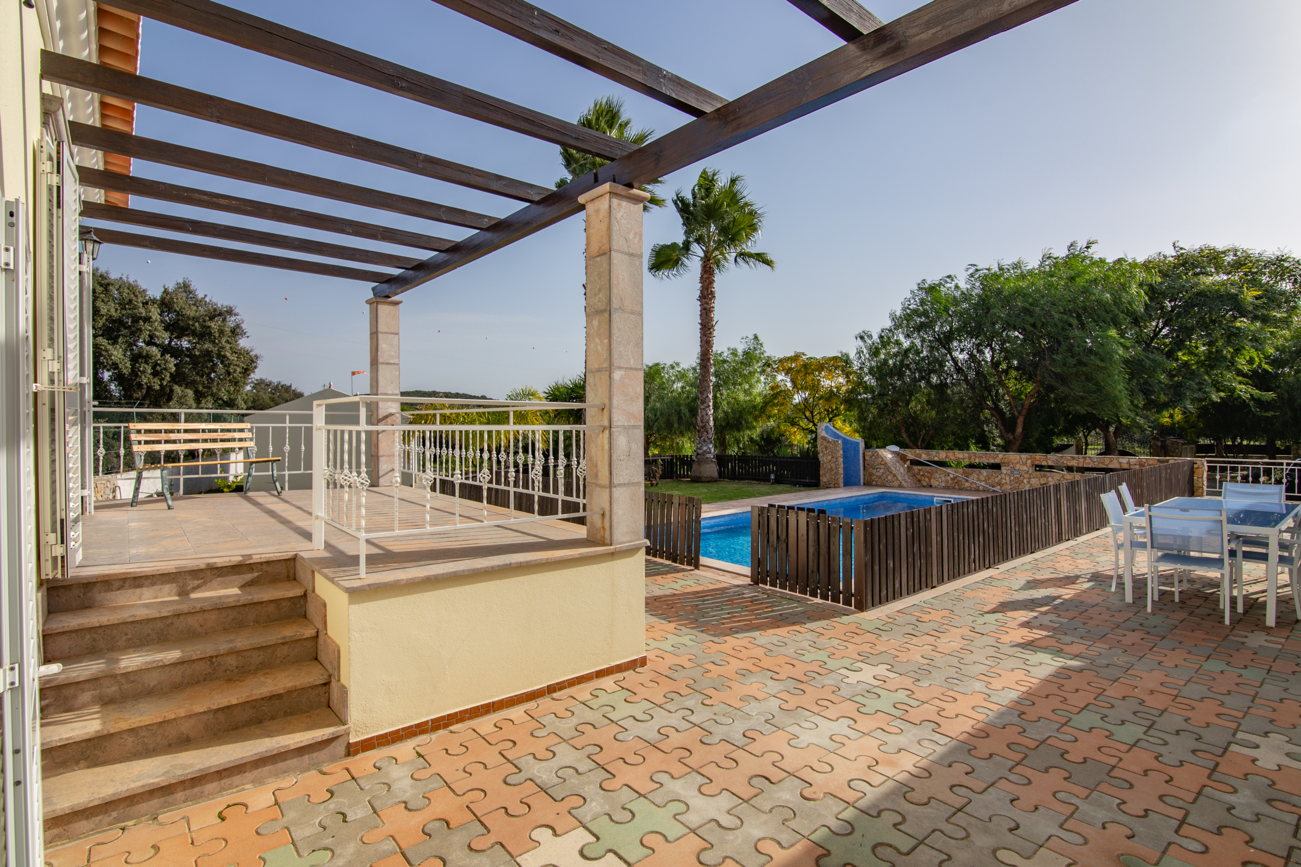 Fantastic 4-bedroom villa in countryside location to rent