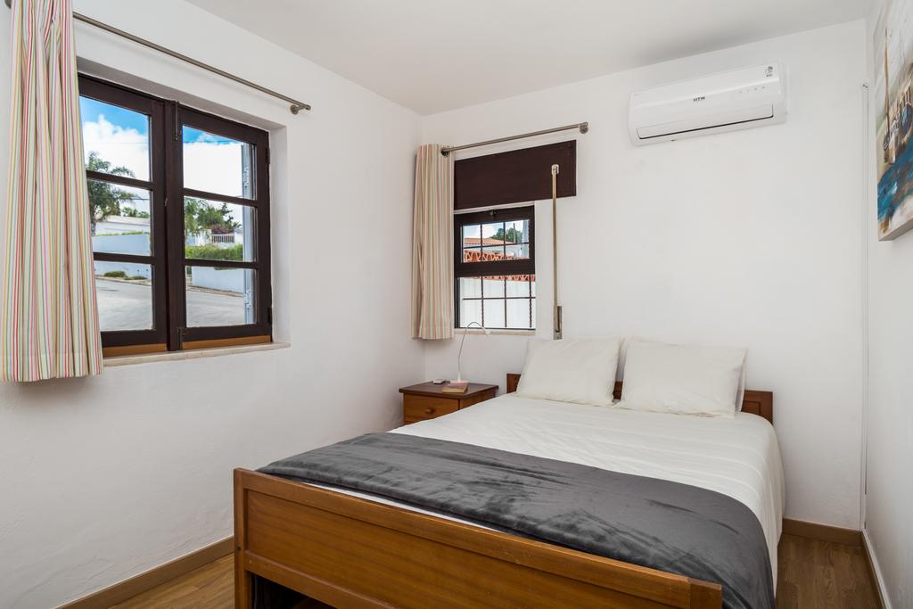 Excellent 3-bedroom villa in Luz with sea views to rent