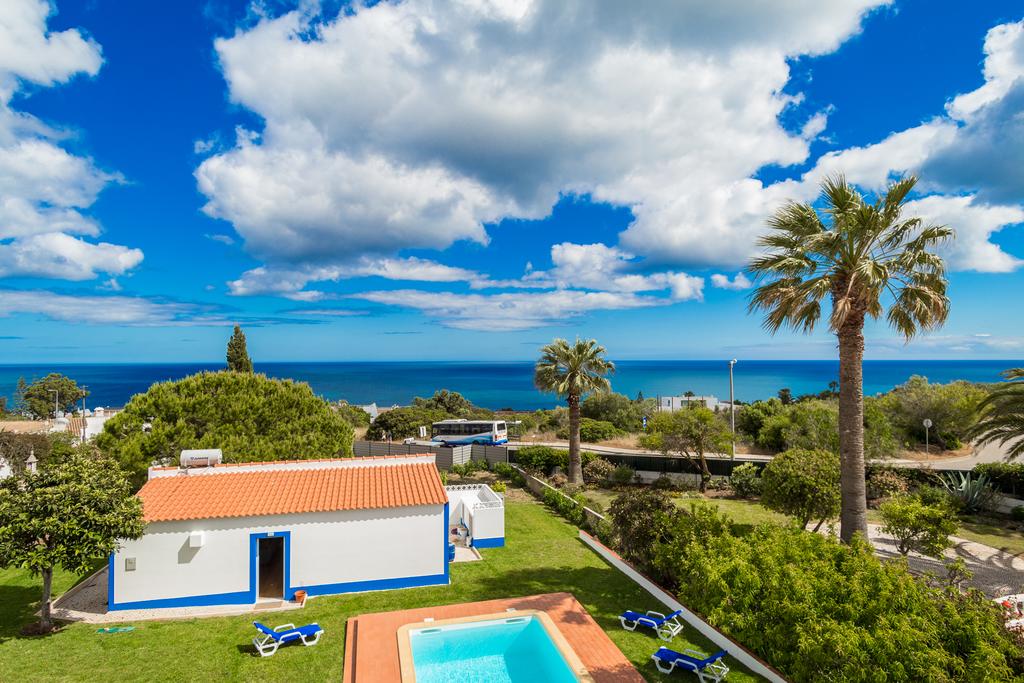 Excellent 3-bedroom villa in Luz with sea views to rent